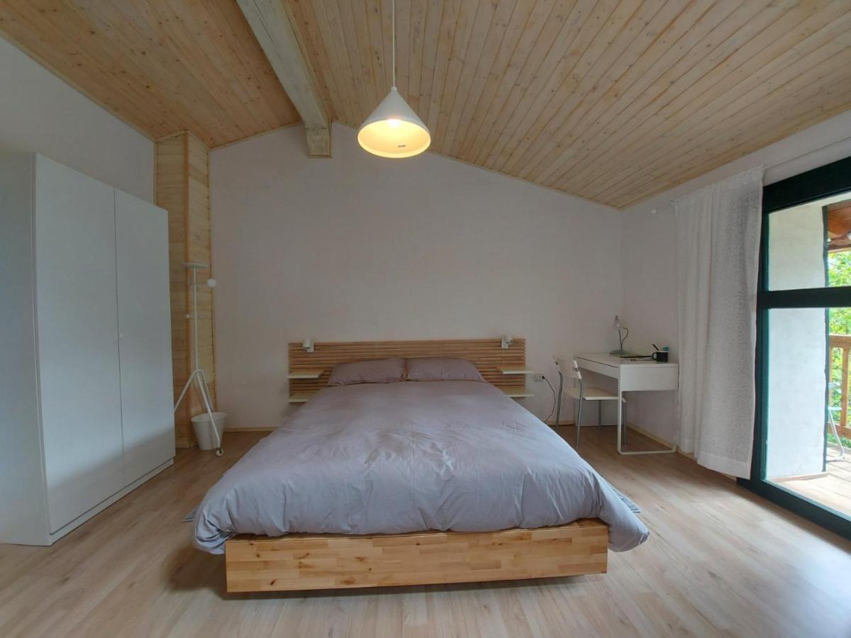 Apartmaji Hedera Komen Exterior foto